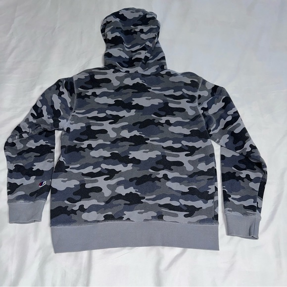 Champion Big Boys Gray Camo Hoodie Sweater - Picture 3 of 4